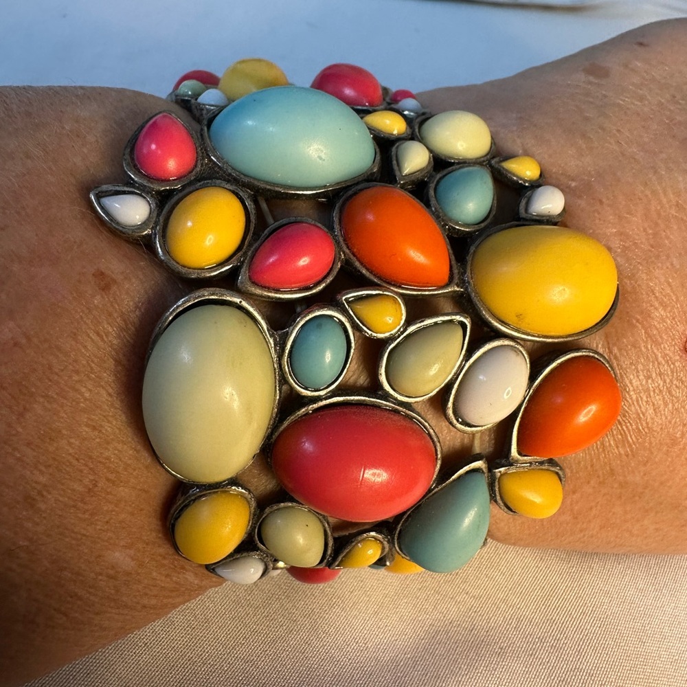 Colorful large stretch bracelet